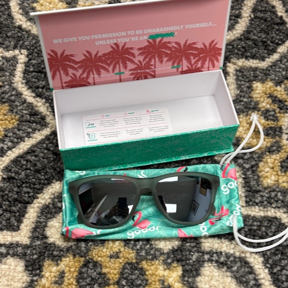 goodr Other - Goodr Sunglasses with Flamingo Case